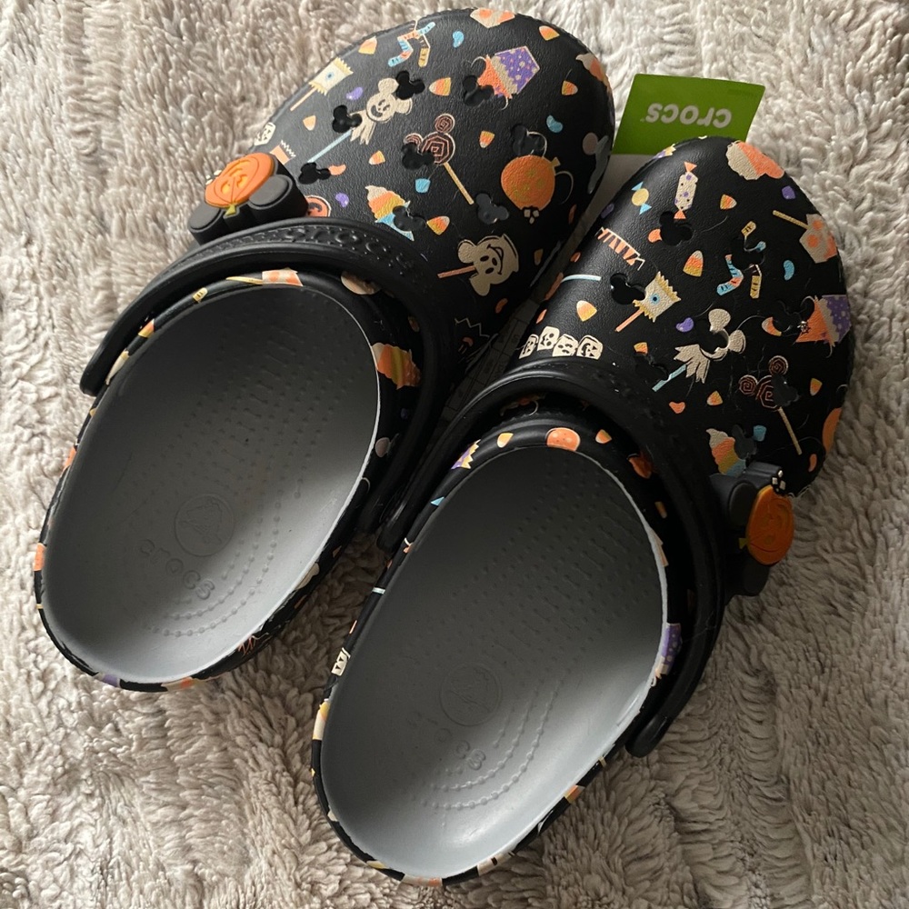 Size 8 Women’s Halloween Disney Crocs